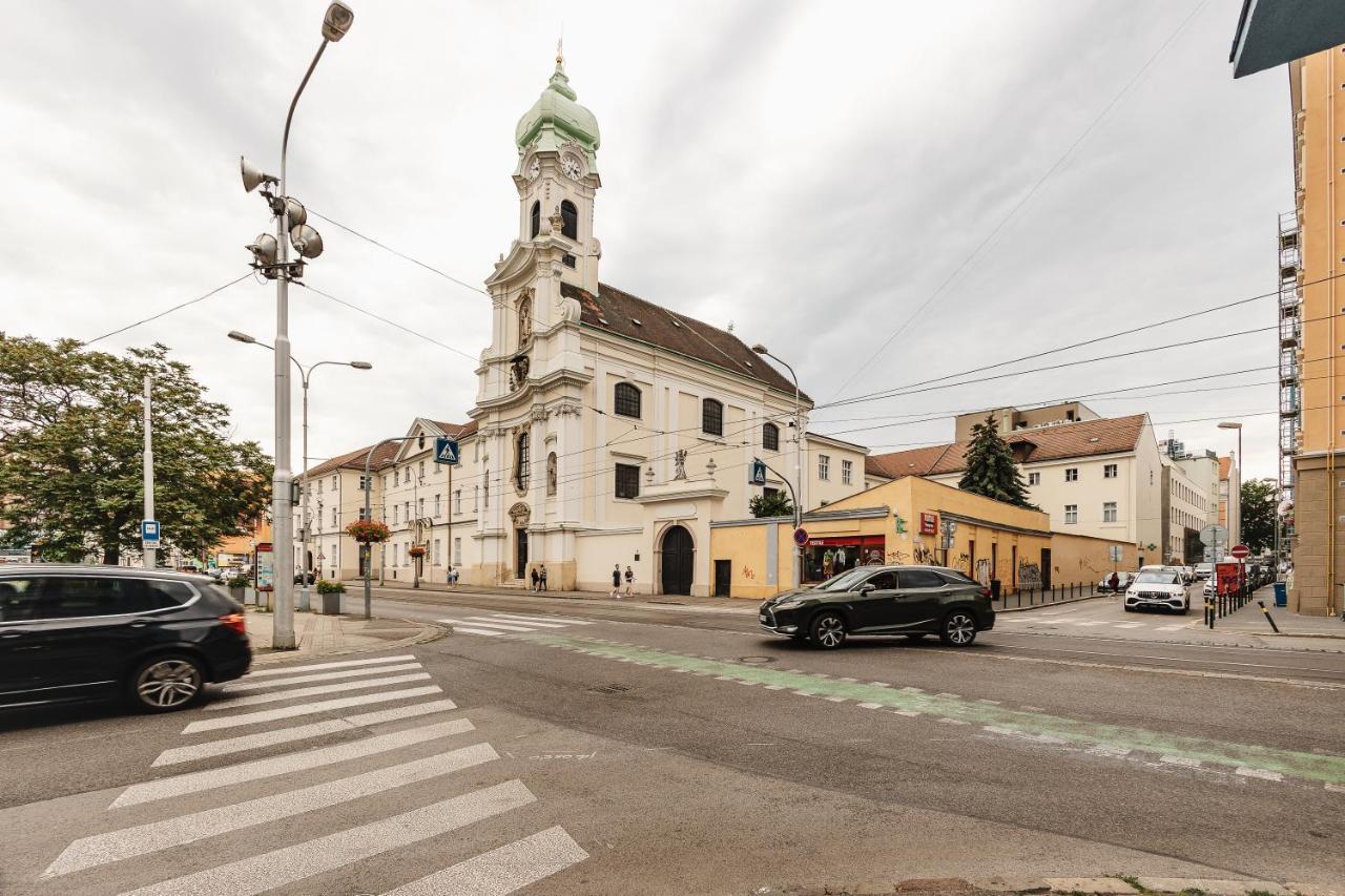 Apartment Friends Bratislava Downtown !!! Экстерьер фото